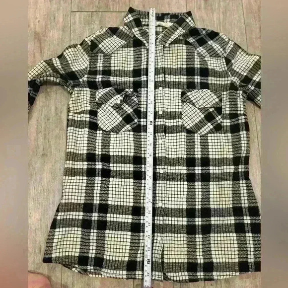 Love Stitch Long Sleeve Plaid Black & Cream Colored Button Up Size Small - Picture 9 of 9